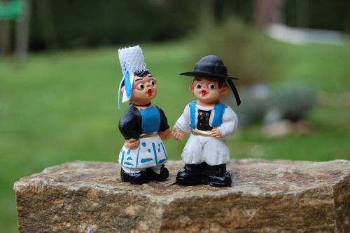 couple costumes bleus
